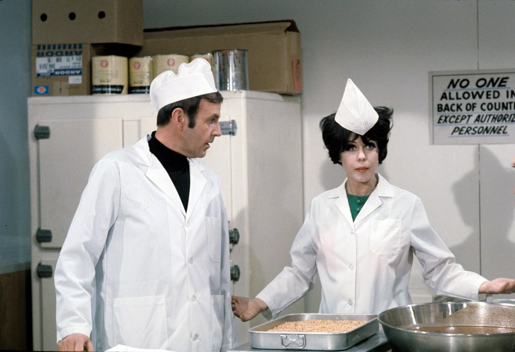 Paul Lynde as Uncle Arthur and Elizabeth Montgomery as Serena in a 1968 episode of Bewitched