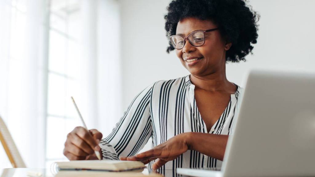 best jobs for women over 50 are writing like this older women is doing