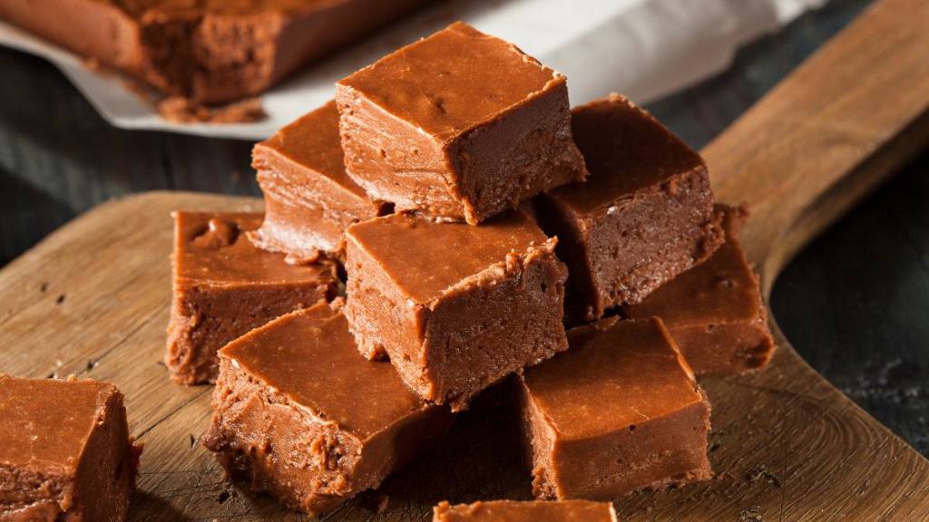 how to lose weight and build muscle for women: Homemade Dark Chocolate Fudge Ready to Eat