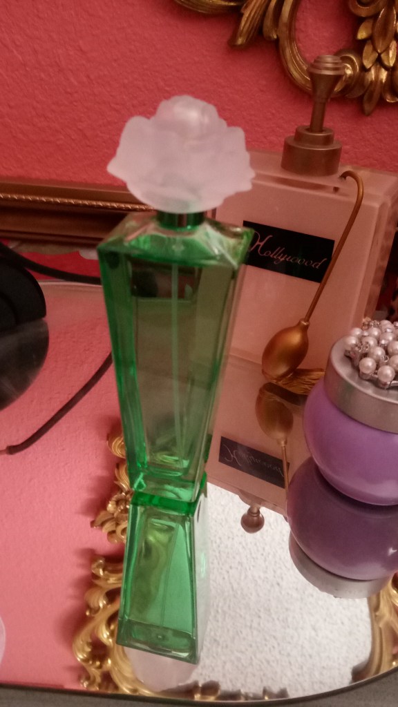 The Gardenia Perfume that Annoula's mother loved