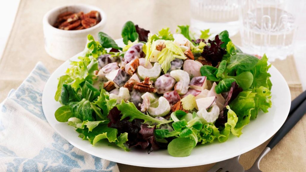 diet for depression: Waldorf salad