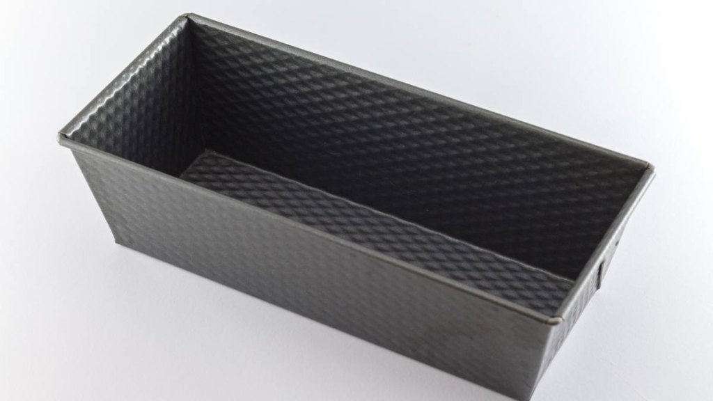 Babs BBQ tips:Cake Baking Mold Kitchen Mold for baking cake pastry and pie Isolated on White Background