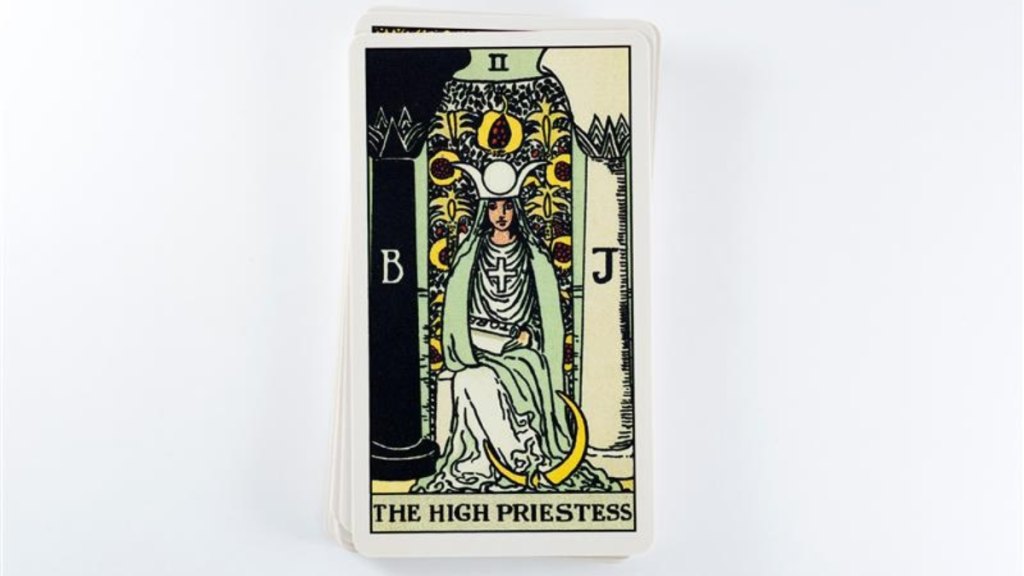 Libra: The High Priestess