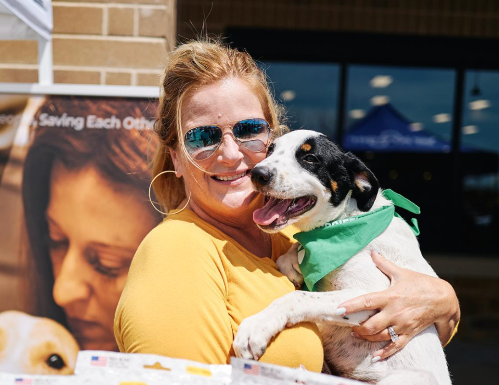 Trisha Yearwood with her dog in 2023