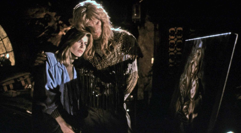 Linda Hamilton and Ron Perlman in Beauty and the Beast, 1987