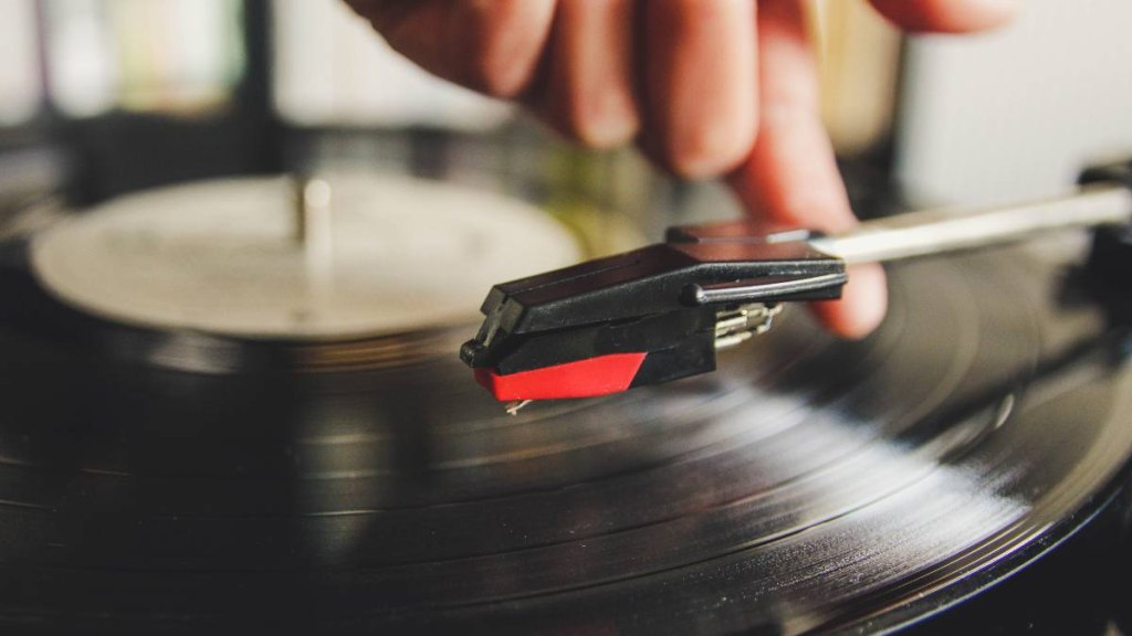 Record player: father's day gifts