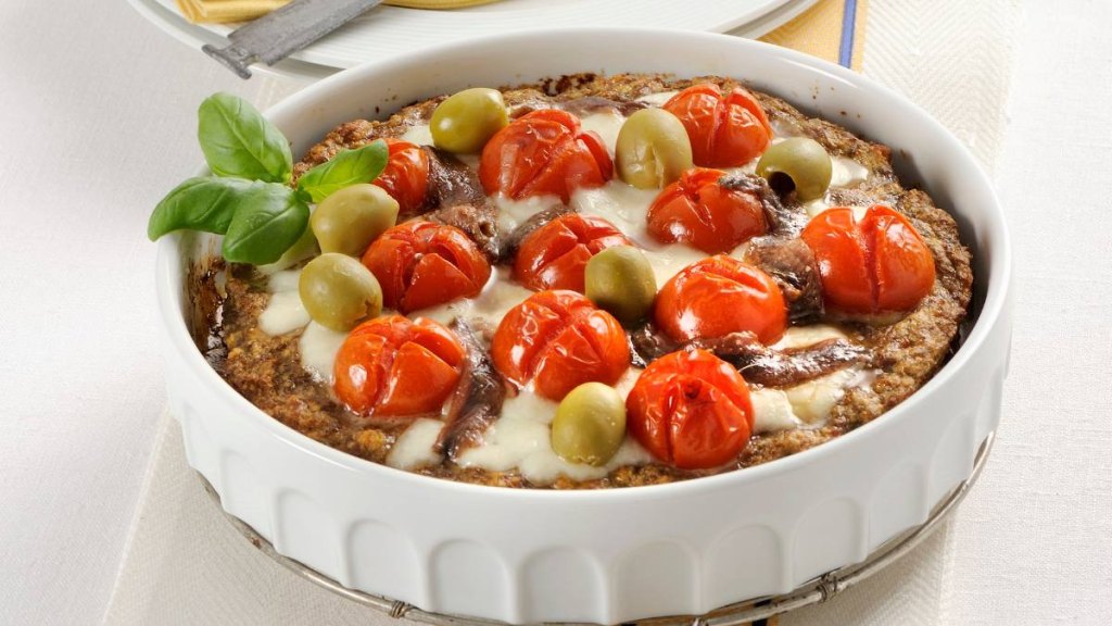 Pizza di carne (minced meat pizza, Italy)
