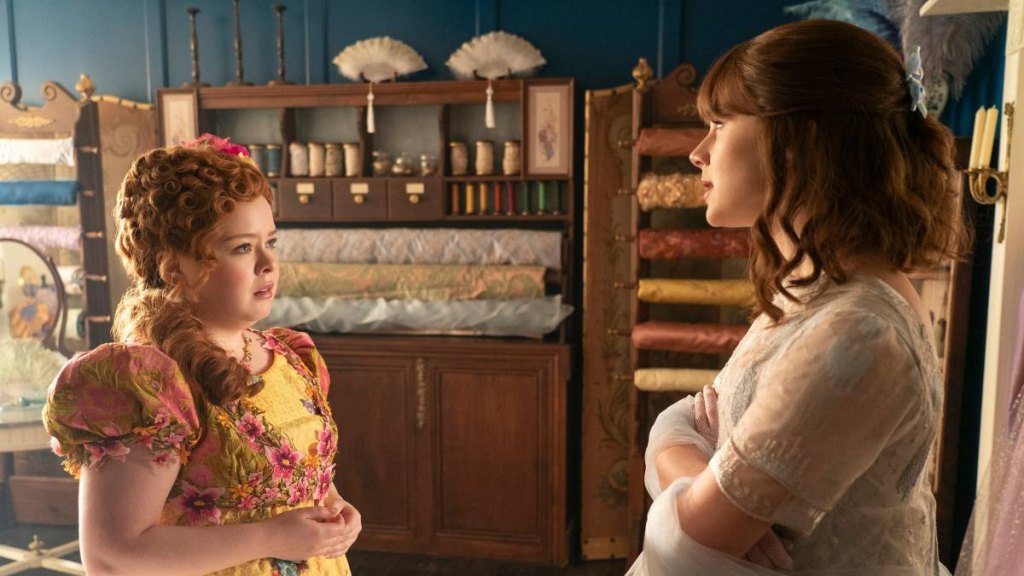 Eloise Bridgerton (Claudia Jessie) and Lady Penelope Featherington (Nicola Coughlan) in ‘Bridgerton’ (2024)