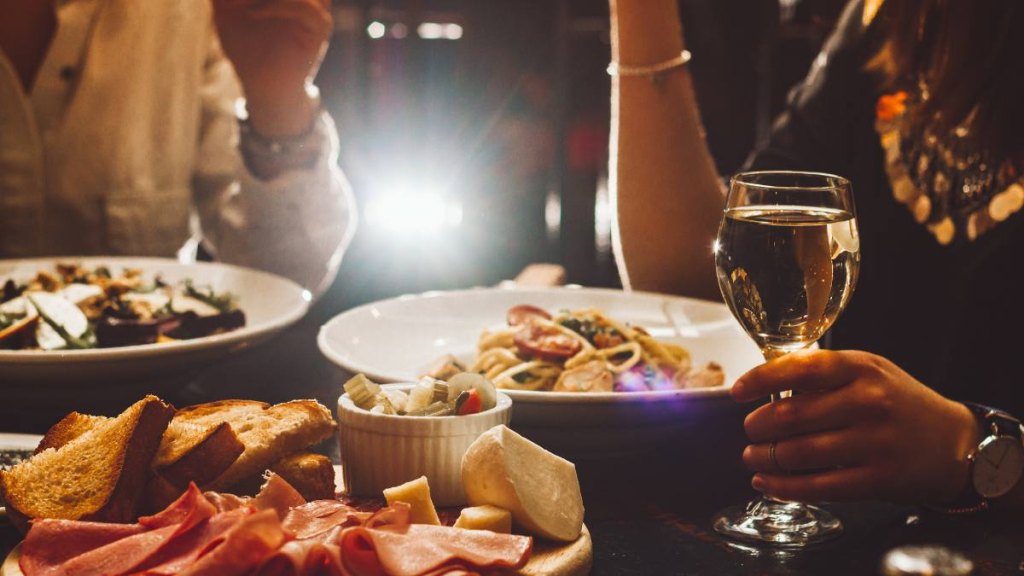 father's day gifts: People have a elegant dinner