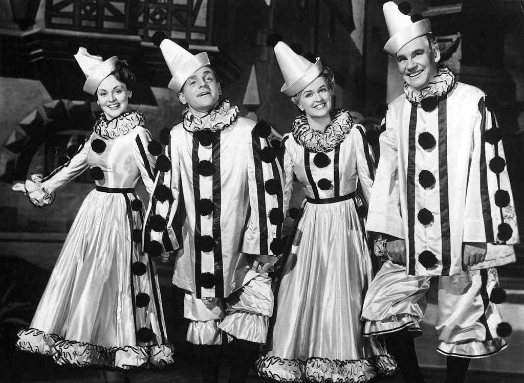 Jeanne Cagney, James Cagney, Rosemary DeCamp, Walter Huston, 1942 
