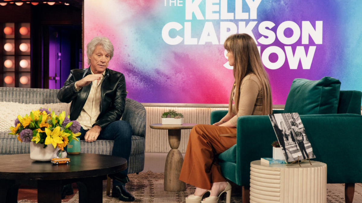 Kelly Clarkson’s Bon Jovi Surprise After Blaze of Glory: Video | Woman ...