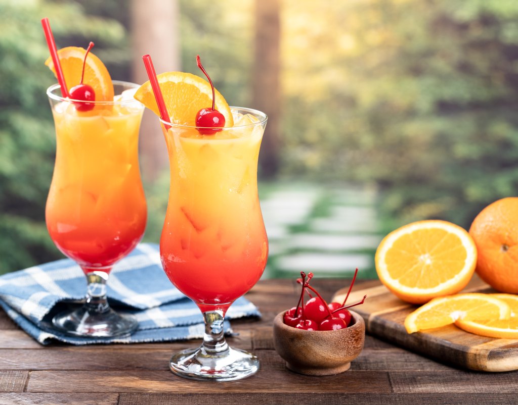 Tequila sunrise cocktail