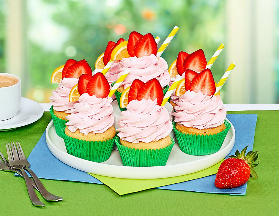 Lemon strawberry cupcake dessert