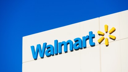 Photo of Walmart sign