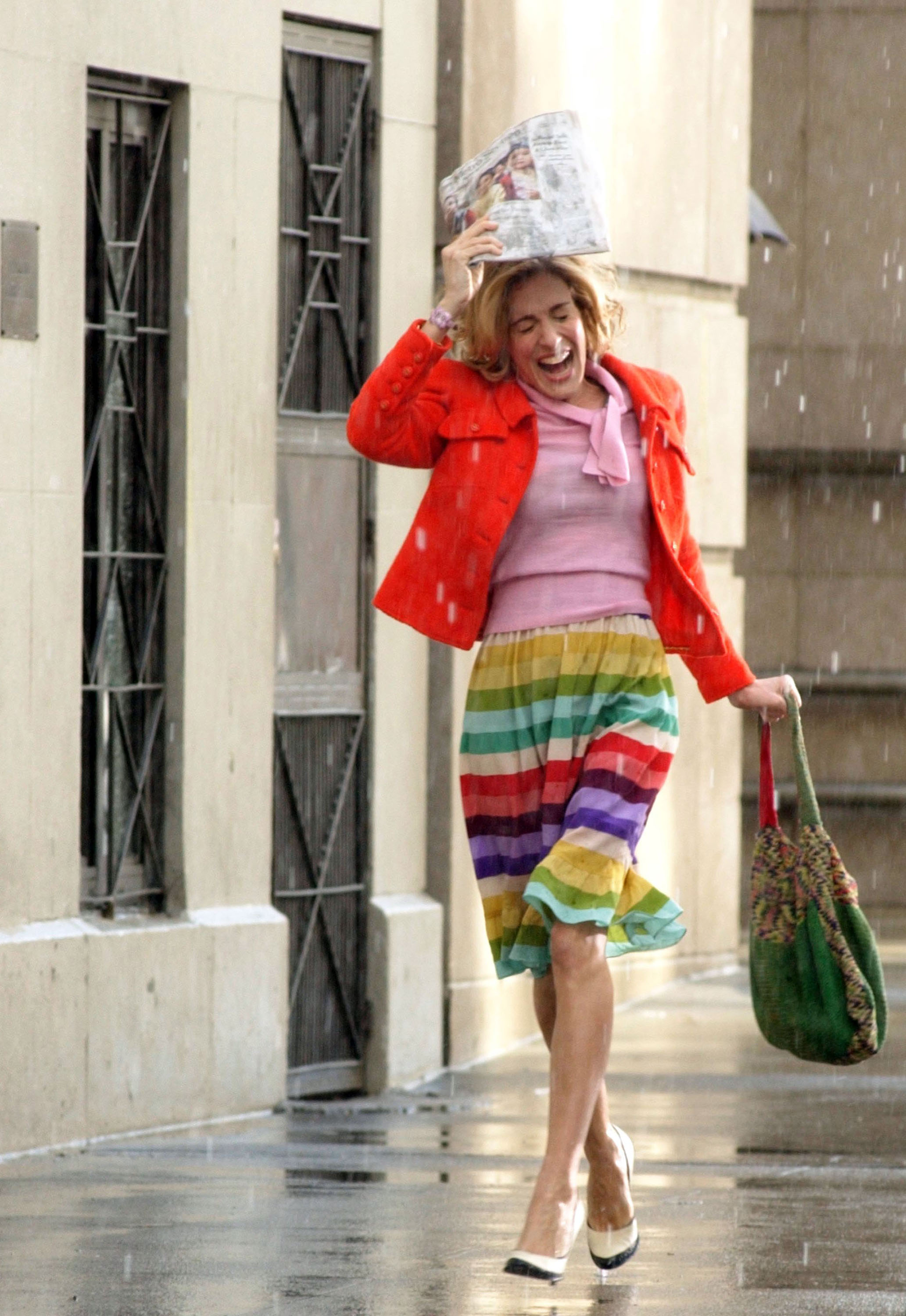 Sarah Jessica Parker filming Sex and the City in rainbow striped skirt
