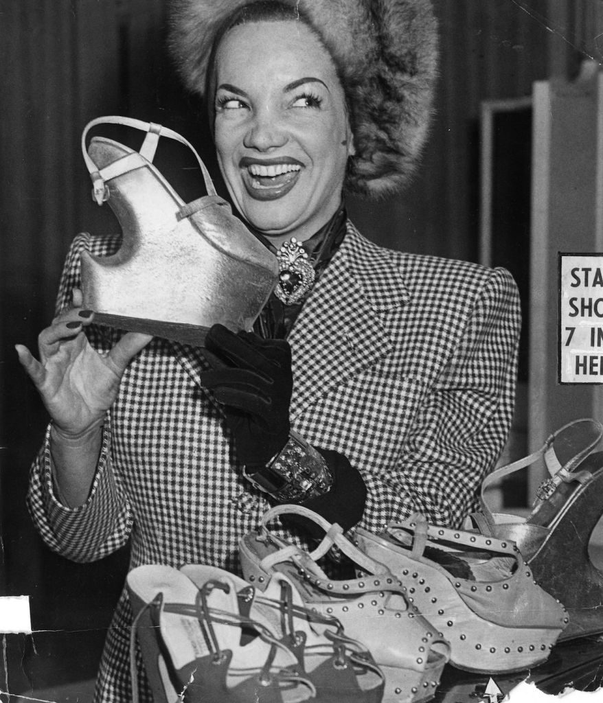 Carmen Miranda with platform shoes (1948)