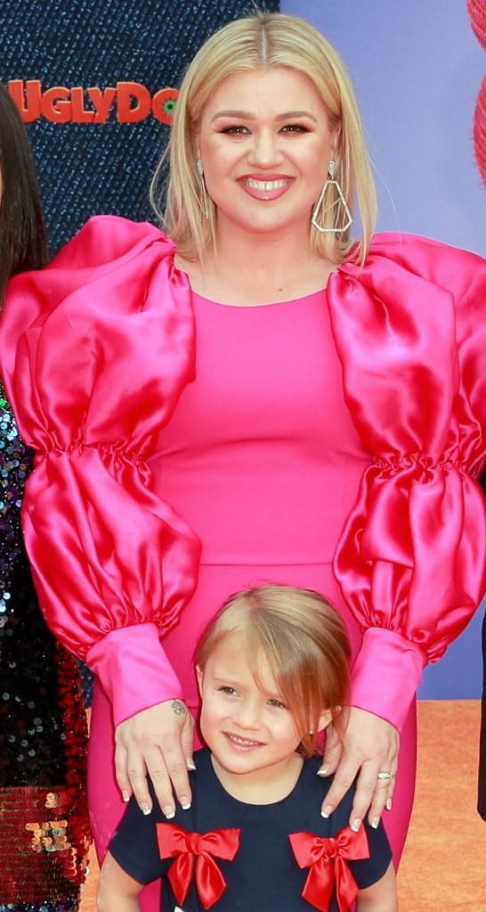 Kelly Clarkson and her daughter, River Rose Blackstock, in 2019