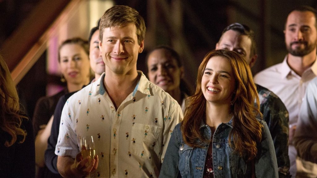 Glen Powell and Zoey Deutch in 'Set it Up' (2018)