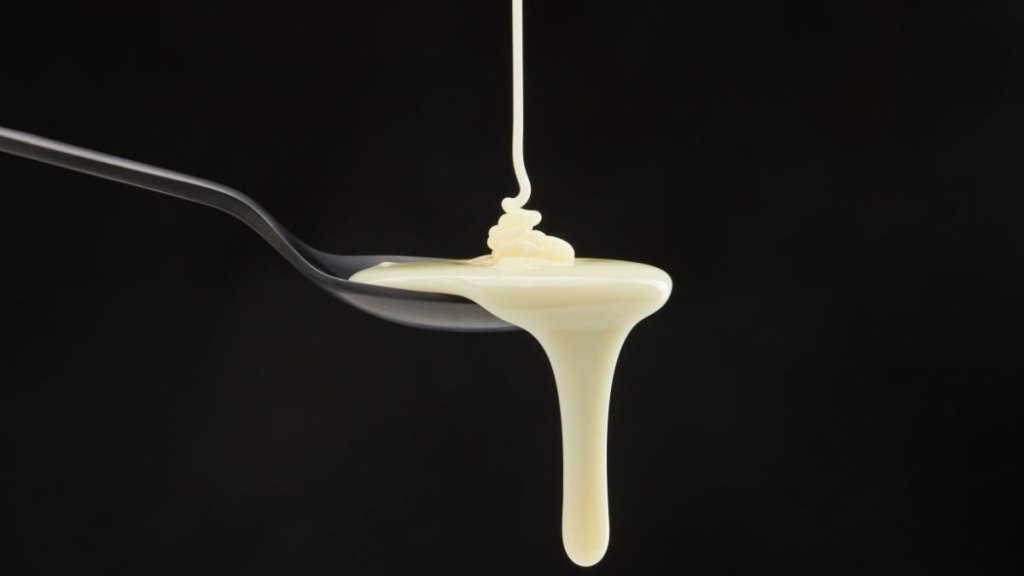 white chocolate drizzle