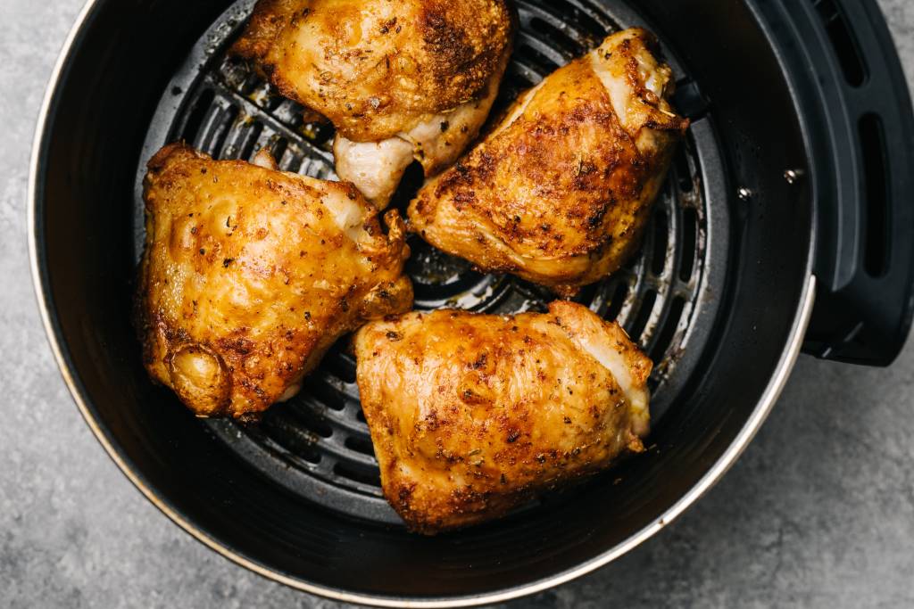 chicken thighs in air fryer basket