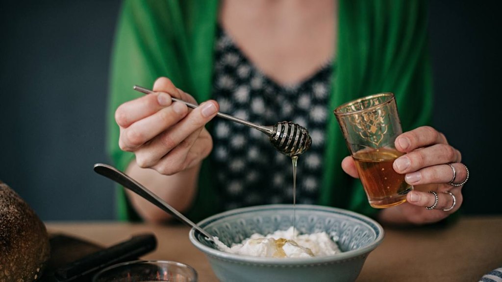 Honey added to yogurt