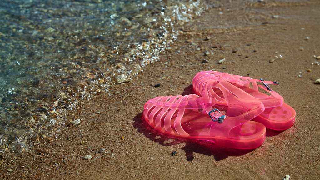 A pair of jelly shoes that inspired jelly nails