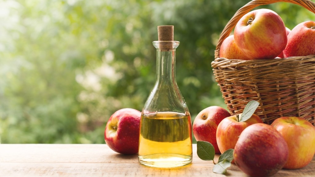 Apple cider vinegar for menopause body odors