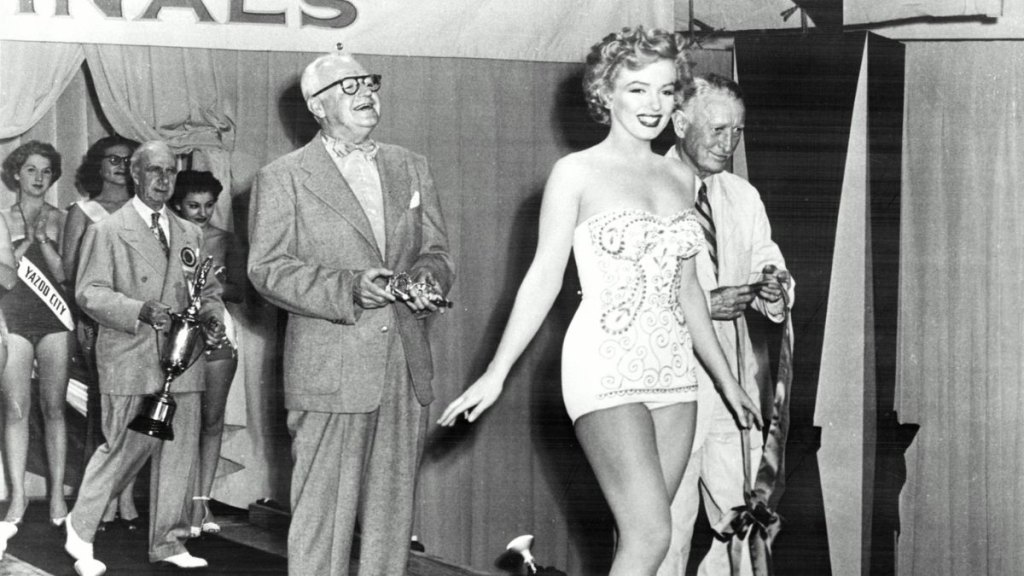 Marilyn Monroe in 'We're Not Married' (1952)