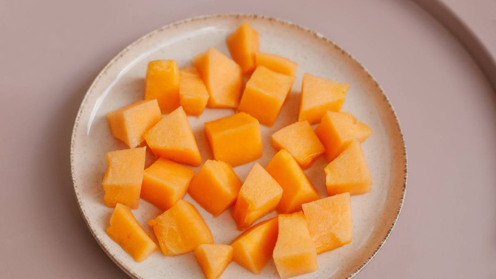 Cantaloupe chunks
