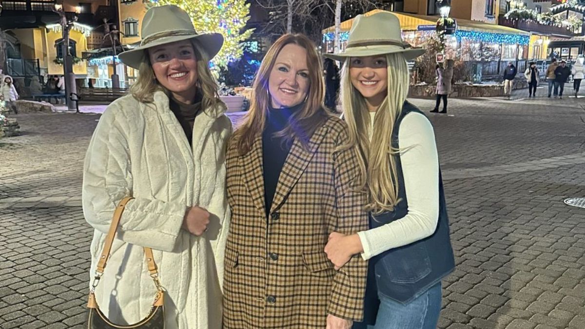 Re Drummond with daughters Paige and Alex