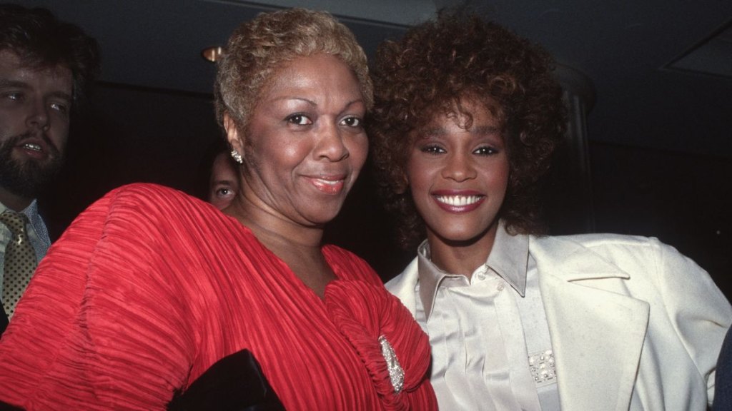 Cissy and Whitney Houston in 1987