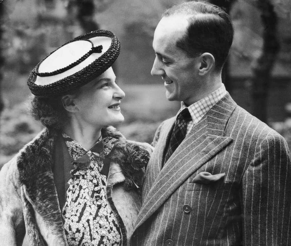  Alec Guinness with his fiance Merula Salaman 19th May 1938. They met while both working for John Gielgud's stage company at the Queen's Theatre in London. 
