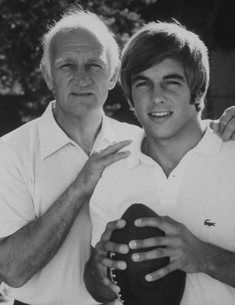 Mark Harmon with his father, football player Tom Harmon, in 1972