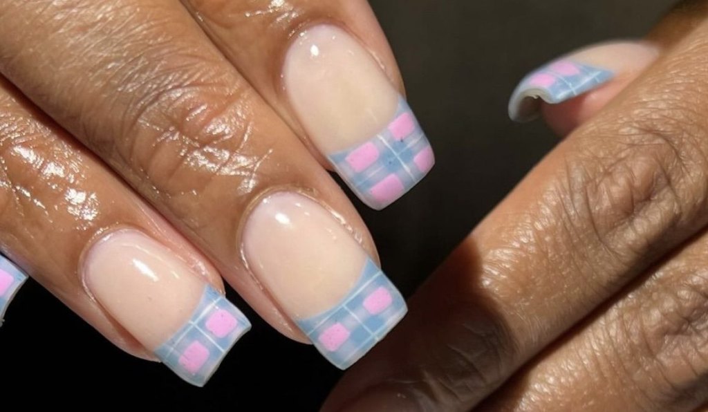 Plaid French tips, a fall nail trend