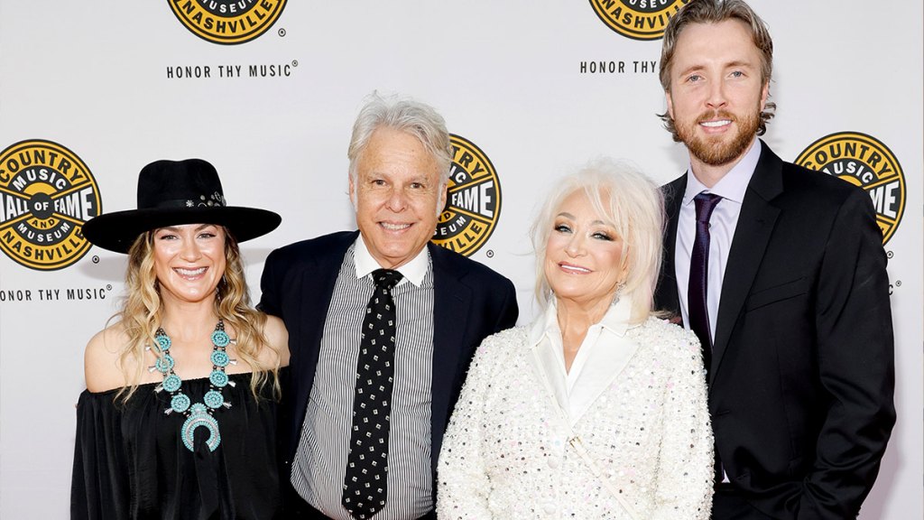 Tanya tucker with her family 