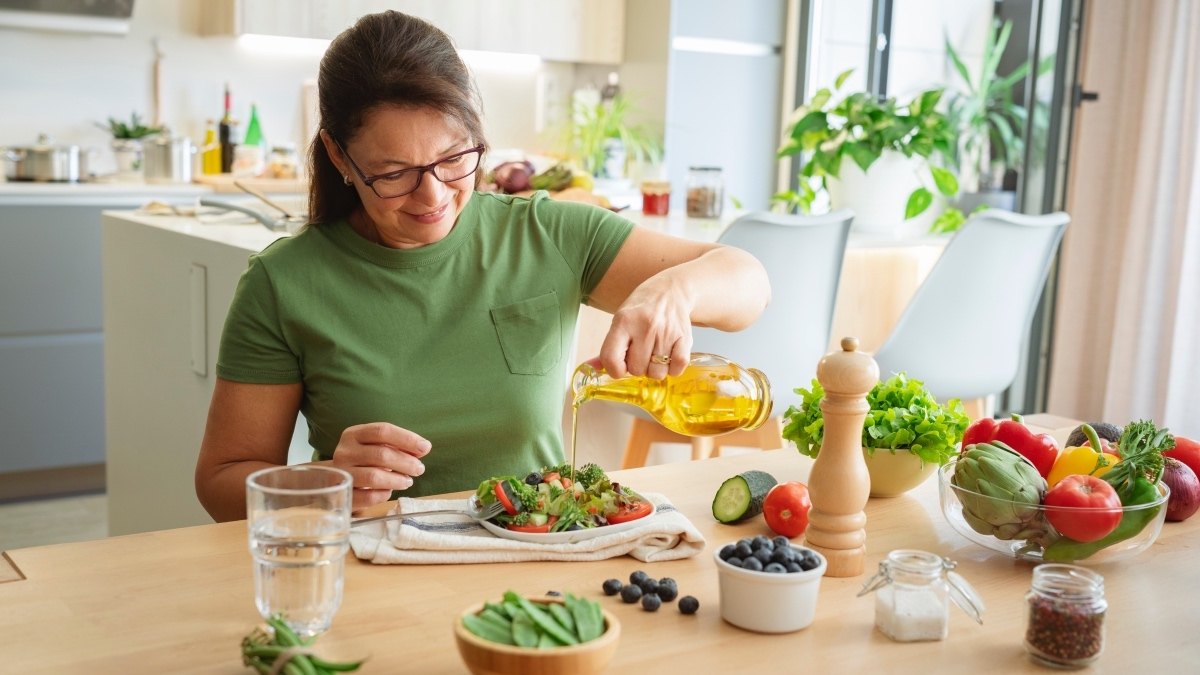 Macular Degeneration Self Care Tips To Prevent AMD Vision Loss Woman Macular Degeneration Self Care Tips To Prevent Amd Vision Loss Woman