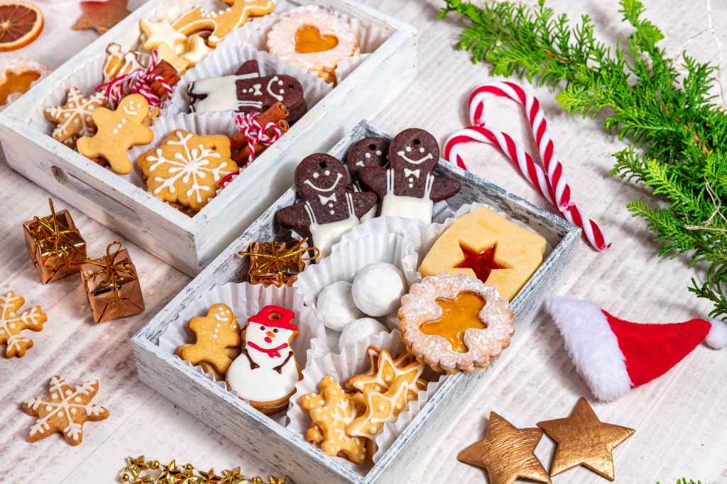 small, festive holiday treats for DIY food advent calendar