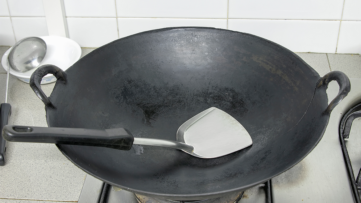 How to Clean Burnt Pan - Easy Ways to Clean Stainless Steel Pan With Salt