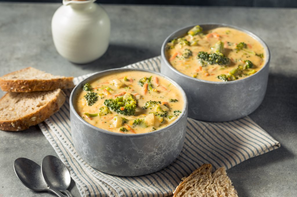 copycat Panera Bread broccoli cheddar soup