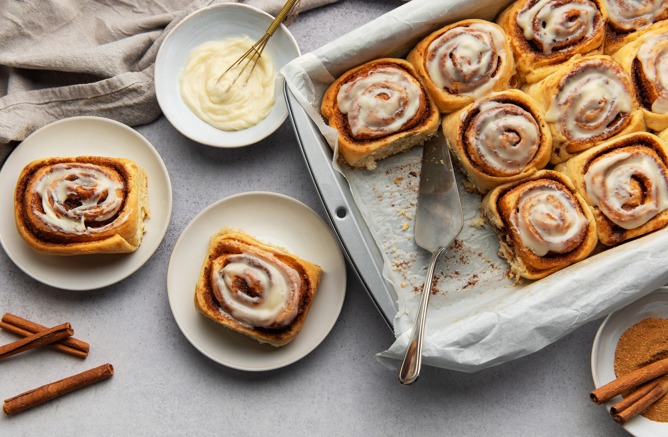Pioneer Woman's cinnamon rolls