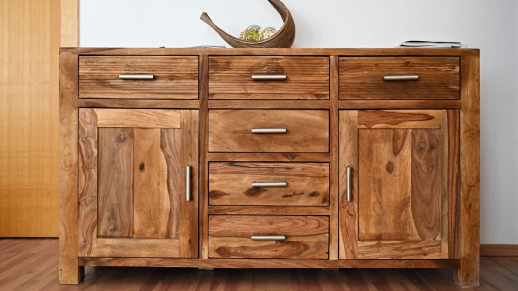 Polish wood furniture with the skin of an orange