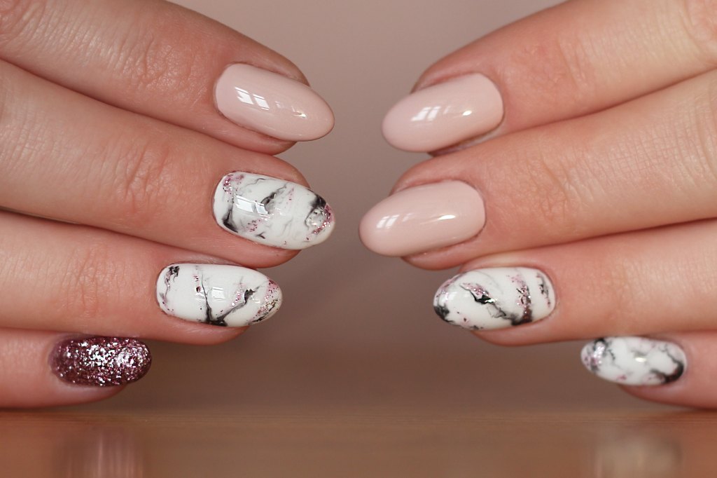 black and white marble nails with sparkle