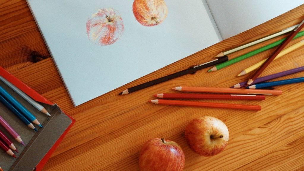 Creating apples with colored pencils