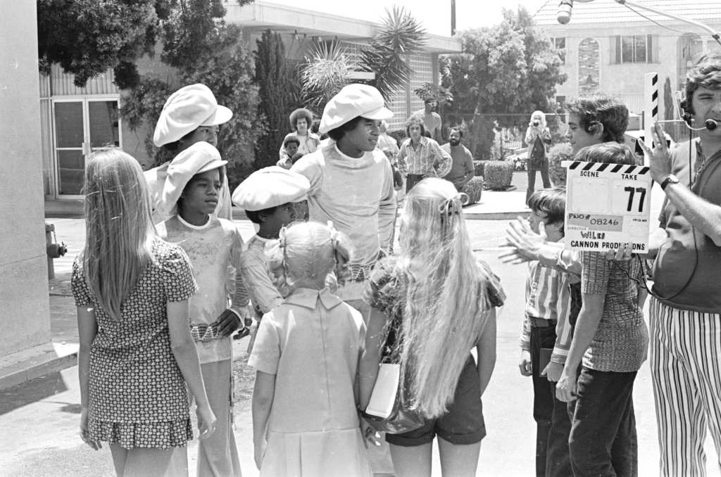 American singer Michael Jackson (1958 - 2009) and the Jackson Five meet the Brady Bunch at the ABC Studios, 9th July 1971.