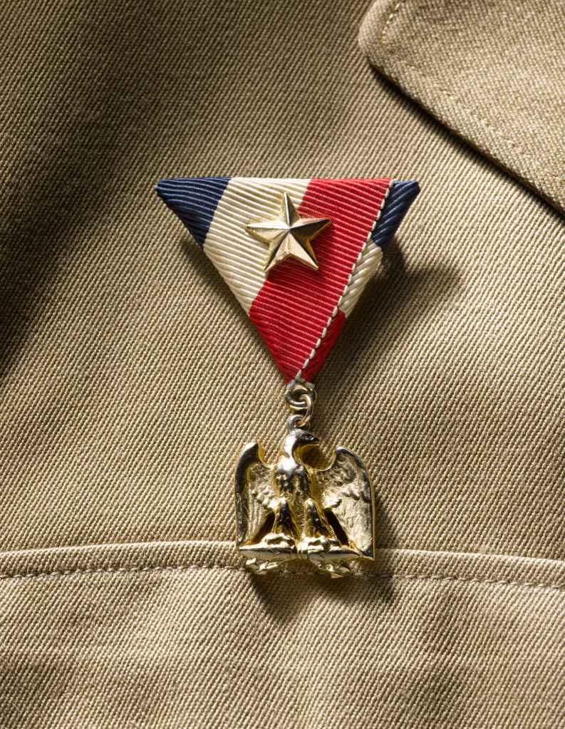 Bronze star medal - Two-Minute Mini Mysteries