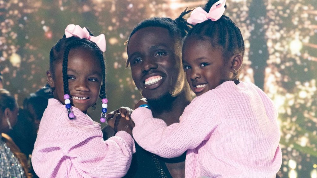 Jamal Roberts and two of his kids on 'American Idol'