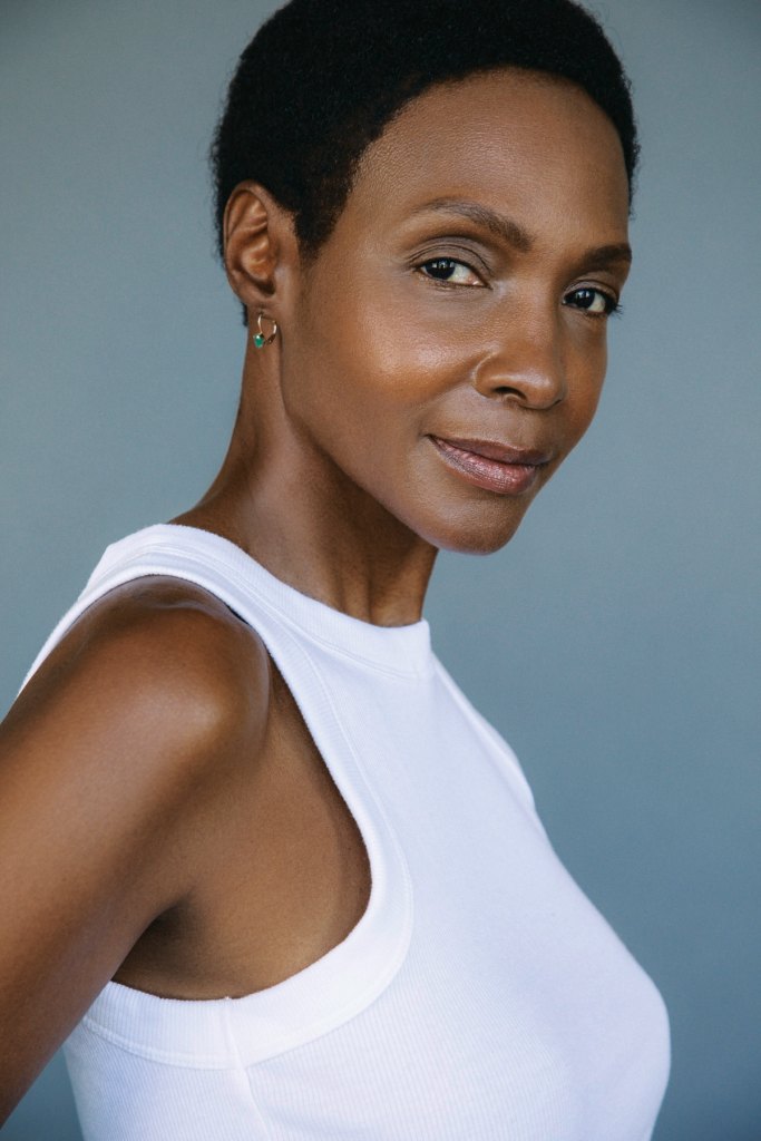 A recent headshot of Roshumba Williams