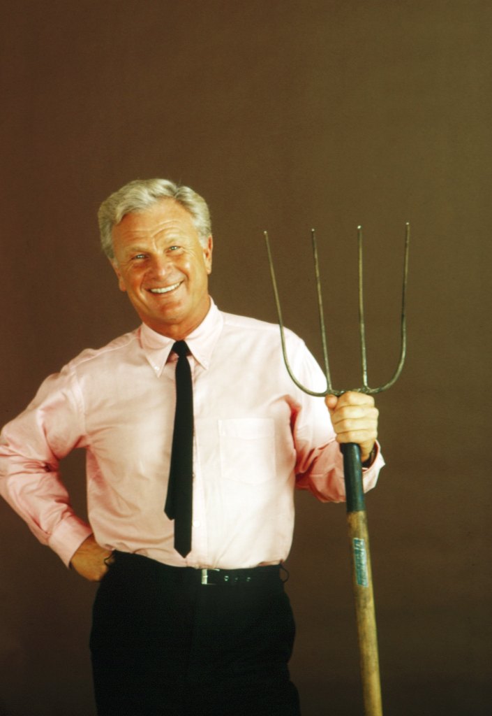 GREEN ACRES, Eddie Albert holding pitchfork, (Season 2, aired 1967)