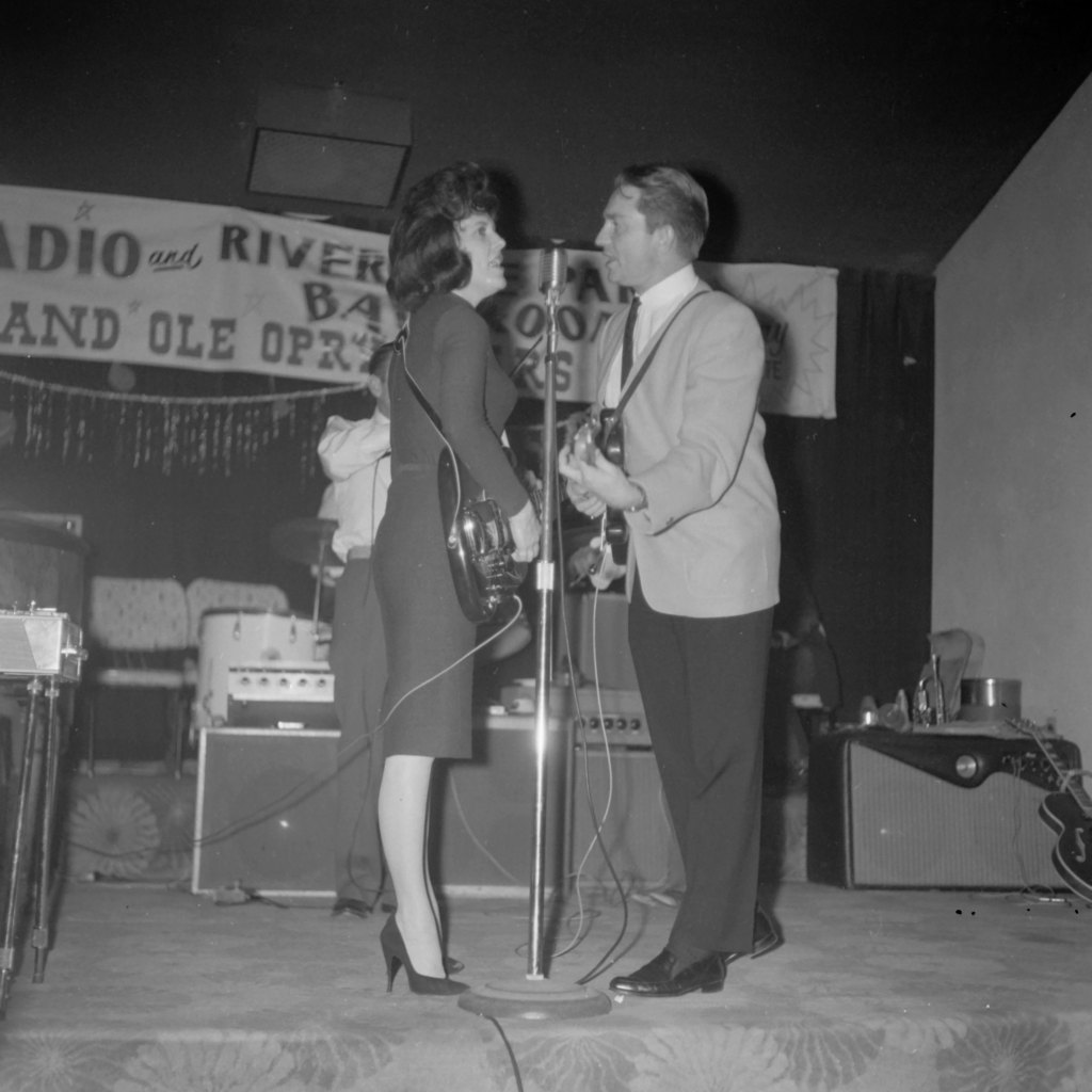 Willie Nelson and Shirley Collie performing together in 1962