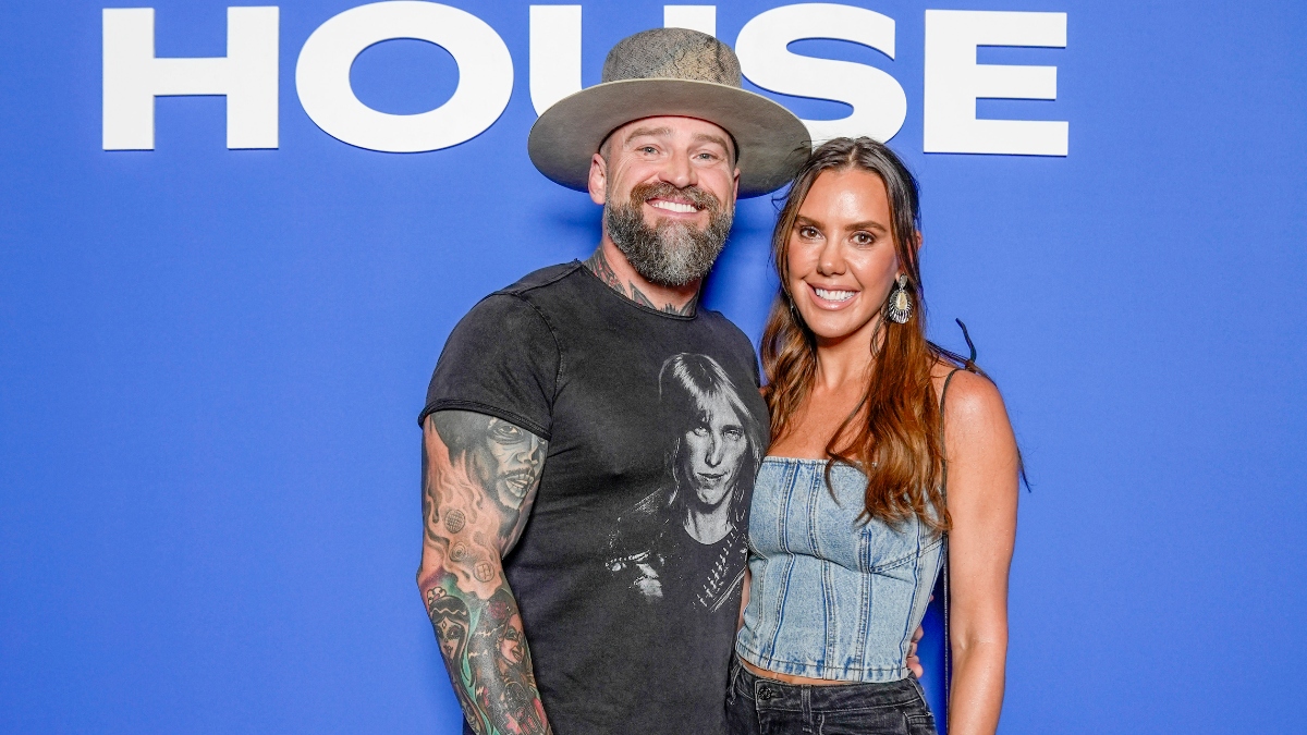 Zac Brown Engaged to Kendra Scott, 51: Inside Their Whirlwind Romance |  Woman's World